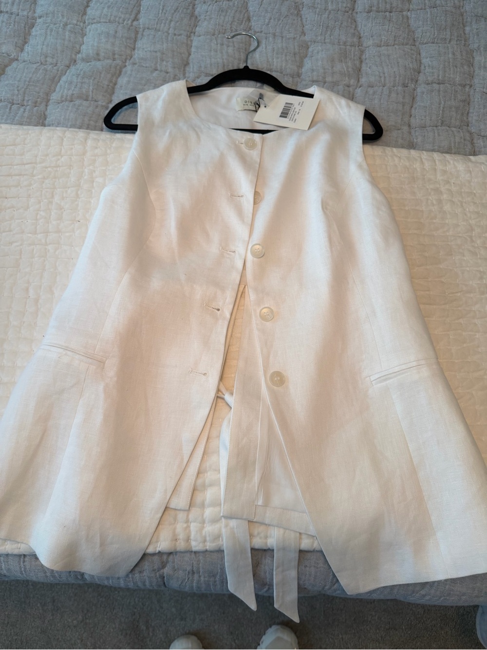 White Linen Two-Piece Set - Sleeveless Top & Shorts - Picture 5 of 7